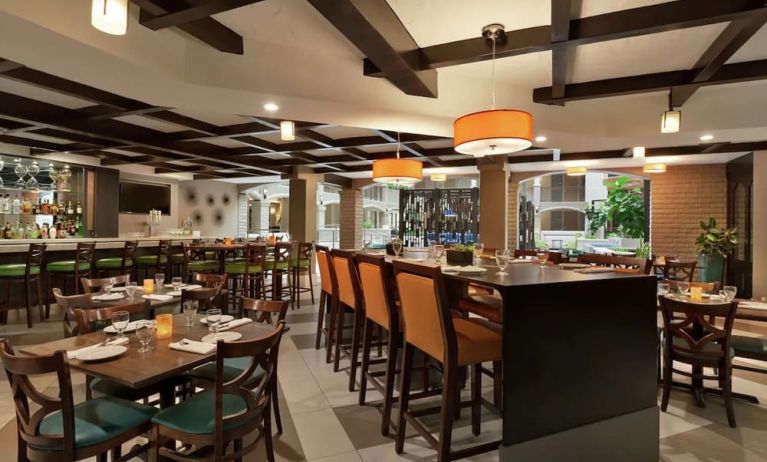 On-site restaurant at Embassy Suites By Hilton Arcadia Pasadena Area.
