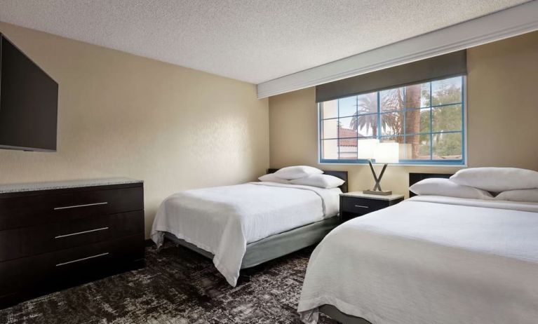 Standard day use twin room at 	Embassy Suites By Hilton Arcadia Pasadena Area.