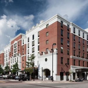 Exterior view of Hampton Inn & Suites Gainesville-Downtown.