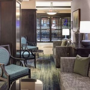 Lobby lounge at Hampton Inn & Suites Gainesville-Downtown.