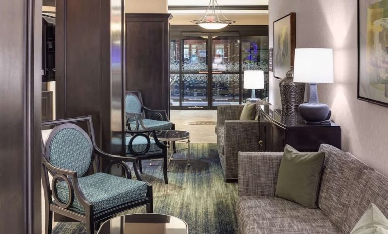 Lobby lounge at Hampton Inn & Suites Gainesville-Downtown.