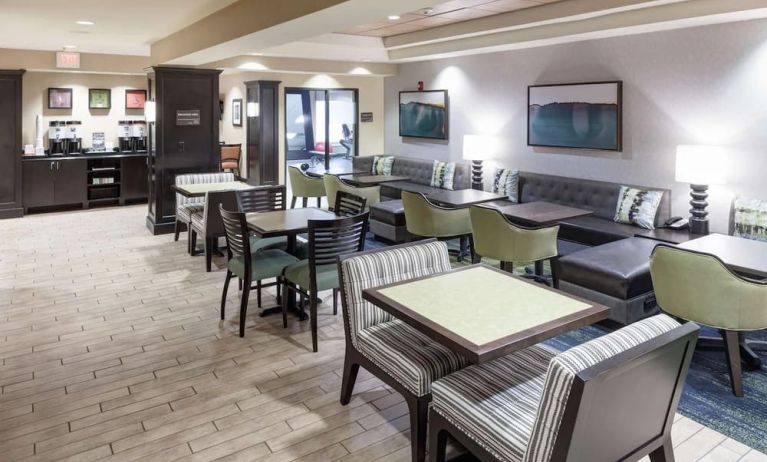 On-site restaurant at Hampton Inn & Suites Gainesville-Downtown.
