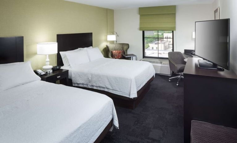 Day use twin room with work desk at Hampton Inn & Suites Gainesville-Downtown.