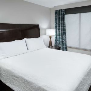 King bed at Hilton Garden Inn Dothan.
