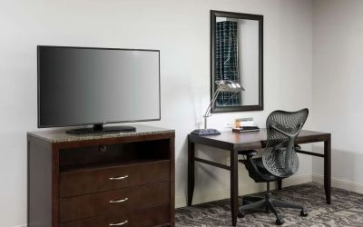 Day use room' workspace at Hilton Garden Inn Dothan.