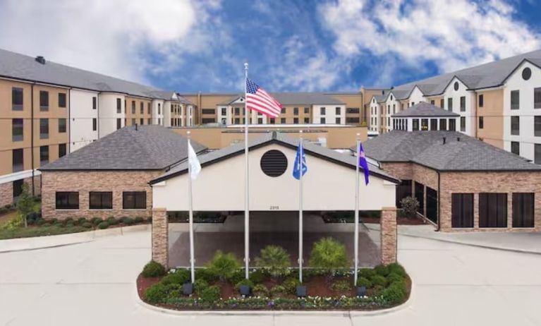 Exterior view of Hilton Garden Inn Shreveport Bossier City.