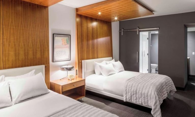 Dat use twin room with private bathroom at Spa and massage available at Le Méridien Columbus, The Joseph..