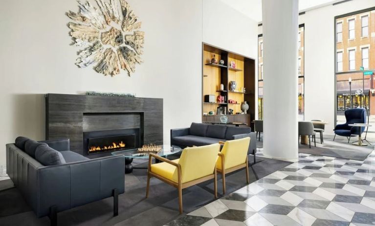 Lobby and coworking space with fire place at Le Méridien Columbus, The Joseph.