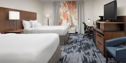 Day use twin room with work desk at Fairfield Inn & Suites By Marriott Baltimore BWI Airport.