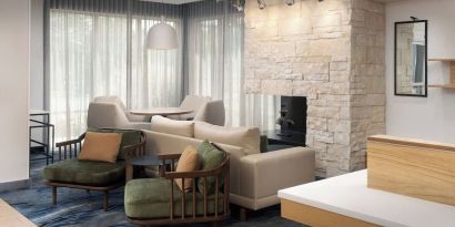Lobby lounge area at Fairfield Inn & Suites By Marriott Baltimore BWI Airport.