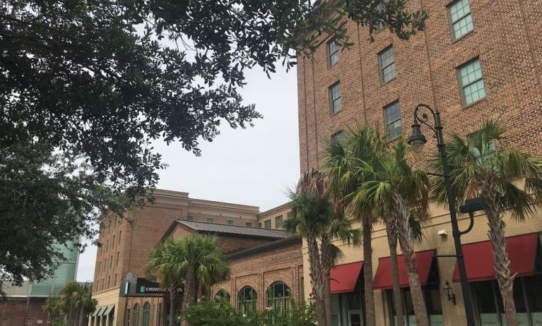 Exterior view of Embassy Suites By Hilton Savannah.