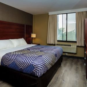 Day use room with work desk at Sky Hotel Flushing - Laguardia Airport.