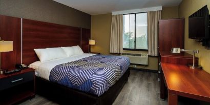 Day use room with work desk at Sky Hotel Flushing - Laguardia Airport.