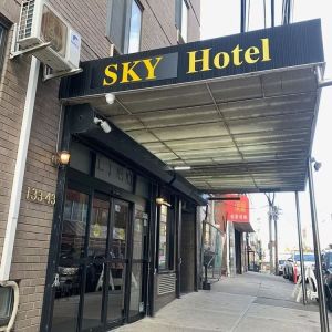 Entrance at Sky Hotel Flushing - Laguardia Airport.