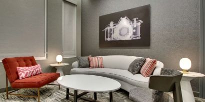 Lounge seating at The Rose Hotel Chicago O’Hare, Tapestry Collection By Hilton.