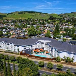 Aerial view of Hampton Inn Vallejo.