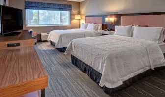 Day use twin room with work desk at Hampton Inn Vallejo.