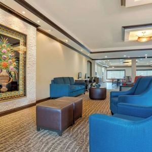 Lounge seating at Comfort Suites Alexandria, LA.