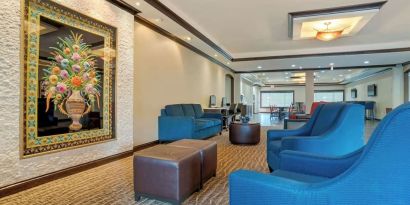 Lounge seating at Comfort Suites Alexandria, LA.