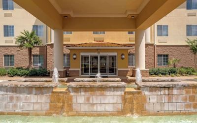 Beautiful entrance at Comfort Suites Alexandria, LA