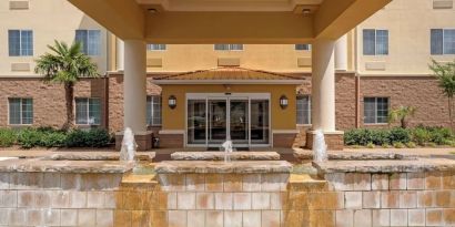 Beautiful entrance at Comfort Suites Alexandria, LA