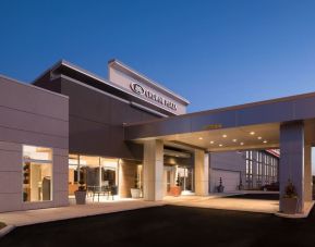 Hotel exterior and parking at Crowne Plaza Chicago SW.