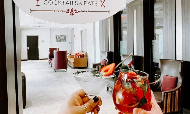 Cocktails and bar at Crowne Plaza Chicago SW.