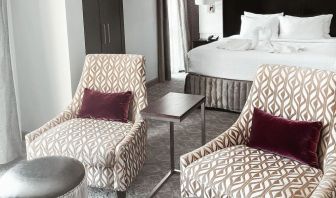 Day room with lounge area at Crowne Plaza Chicago SW.
