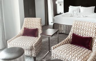 Day room with lounge area at Crowne Plaza Chicago SW.