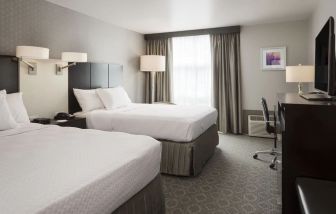 Queen beds at Crowne Plaza Chicago SW.