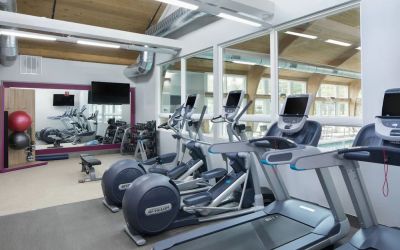 Fitness center at Crowne Plaza Chicago SW.