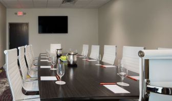 Meeting room at Crowne Plaza Chicago SW.