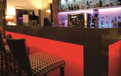 Cozy bar at Thistle Bloomsbury Park.