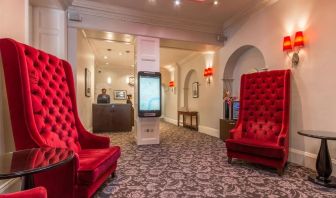 Lobby seating at Thistle Bloomsbury Park.