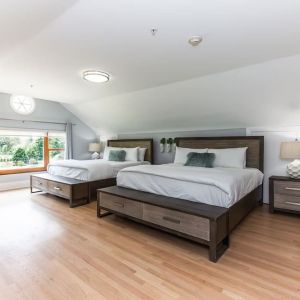 Day use twin room with workspace at SKYLARANNA Resort & Spa.