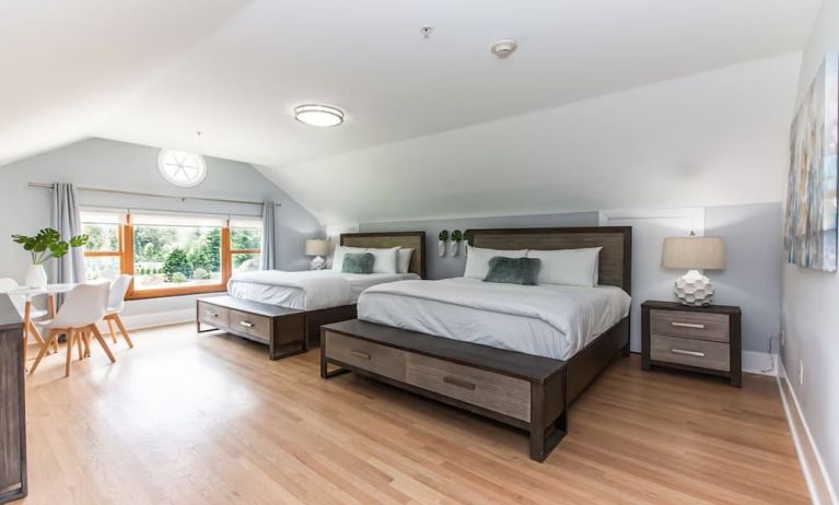 Day use twin room with workspace at SKYLARANNA Resort & Spa.