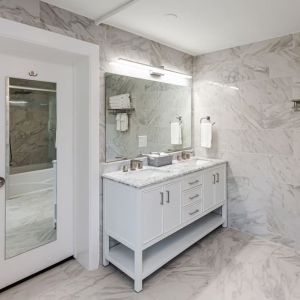 Private bathroom with free toiletries at SKYLARANNA Resort & Spa.