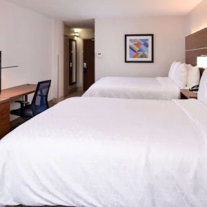 Day use twin room with work desk at Holiday Inn Express Towson Baltimore North.
