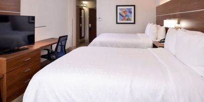 Day use twin room with work desk at Holiday Inn Express Towson Baltimore North.