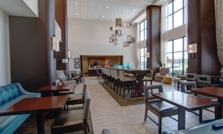 On-site restaurant and dining area at Hampton Inn & Suites Trophy Club - Fort Worth North, TX.