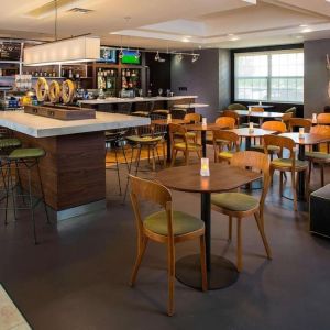 On-site restaurant and dining area at Sonesta Select Atlanta Norcross I-85.