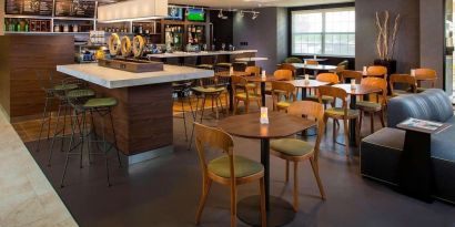 On-site restaurant and dining area at Sonesta Select Atlanta Norcross I-85.