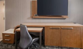 Day use room' workspace at Sonesta Select Atlanta Norcross I-85.