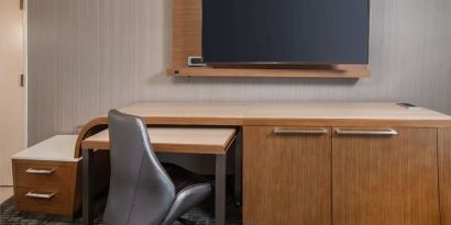 Day use room' workspace at Sonesta Select Atlanta Norcross I-85.