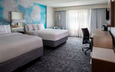 Day use twin room with work desk and big windows at Sonesta Select Atlanta Norcross I-85.