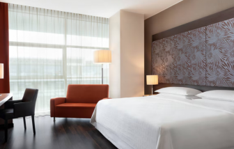 Hotel Sheraton Milan Malpensa Airport & Conference Centre, Milan