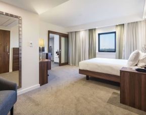 King room at Hampton By Hilton Humberside Airport.