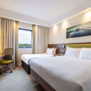 Queen beds at Hampton By Hilton Humberside Airport.