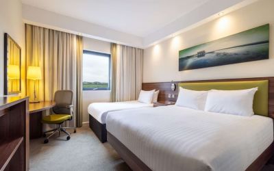 Queen beds at Hampton By Hilton Humberside Airport.