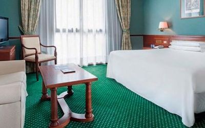 Leonardo Hotel Milan City Center, Milan